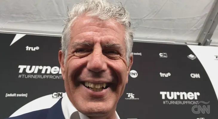 Anthony Bourdain: "La mayoría de personas que cocinan para mí lo hacen mejor que yo"