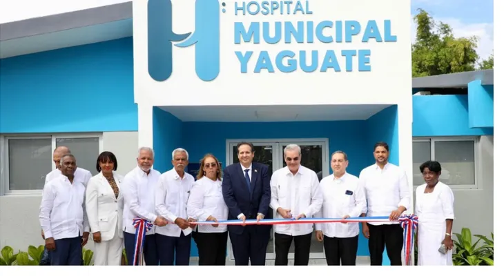 Abinader entrega hospital renovado y nueva Emergencia en Yaguate