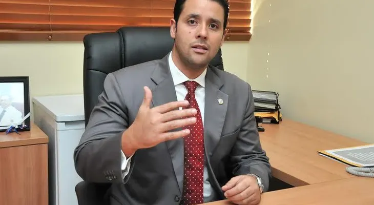 Diputado se queja excluyan a Espaillat del presupuesto 2015  