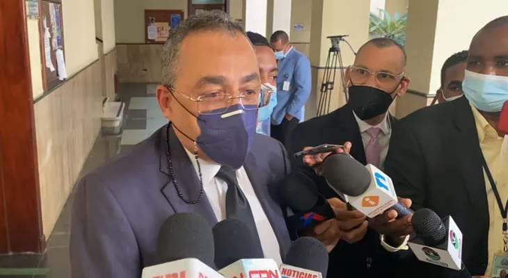 Abogado de pastora Rossy asegura que hay tres generales más involucrados en "Operación Coral". No revela sus nombres