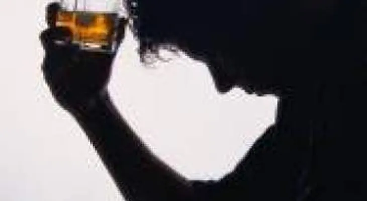 Una persona joven tiene mayores problemas al tomar alcohol por 1ra vez 