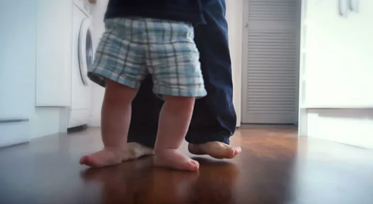 Los niños descalzos son más inteligentes, y más felices. Entérate el por que.