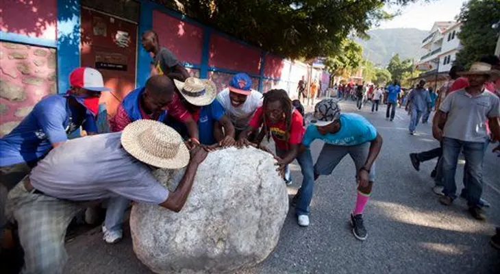 Más violencia en 2do día de protestas en Haití 
