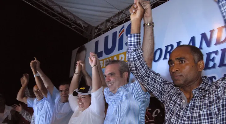 Abinader promete solucionar problema del agua potable