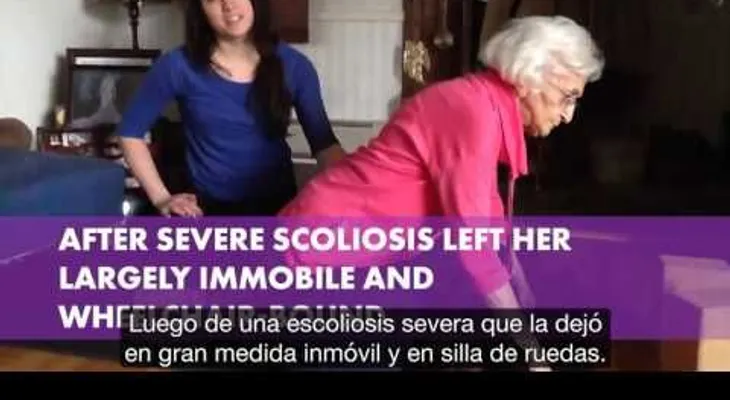 Una mujer vivió encorvada por décadas hasta que empezó a hacer yoga (VIDEO)