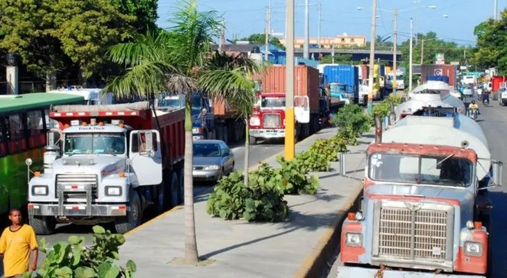 Paralizan transporte para celebrar su día