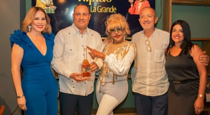 Ron Ripiao lanza edición especial dedicada a Fefita La Grande
