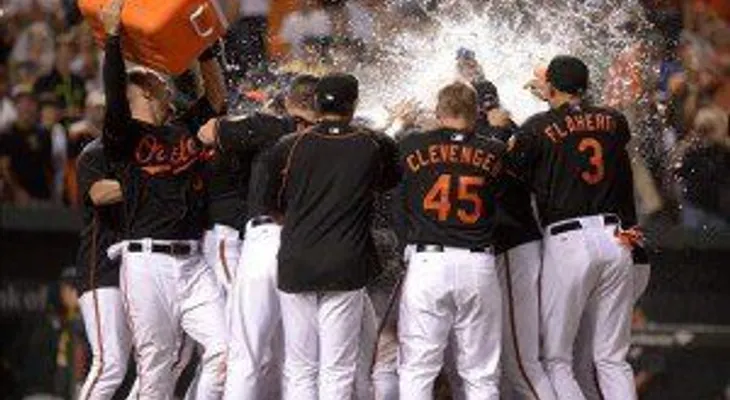 8-6. Machado jonronea para definir el triunfo de los Orioles