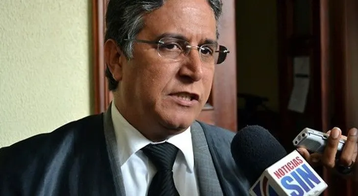 Dice dinero mueve los que militan en la política