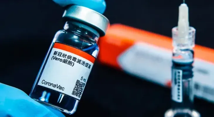 Vacuna CoronaVac es segura en niños y adolescentes, según ensayo en China