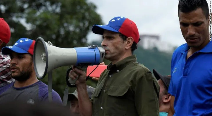 'Vamos a cambiar a Venezuela', dice un desafiante Henrique Capriles