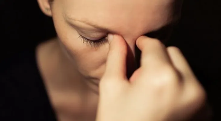 6 síntomas de que te importa lo que piensen los demás