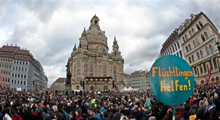 Decenas de miles protestan contra el racismo en Alemania 