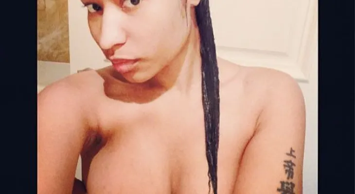 Nicki Minaj comparte la selfie más HOT de todas: ¡Desnuda en la Ducha!