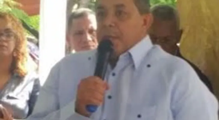 IAD inicia proyecto de titulación beneficia a miles productores de Azua.
