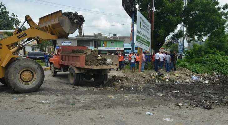 Obras Públicas recoge 200 toneladas de basura en San Cristóbal en tres días