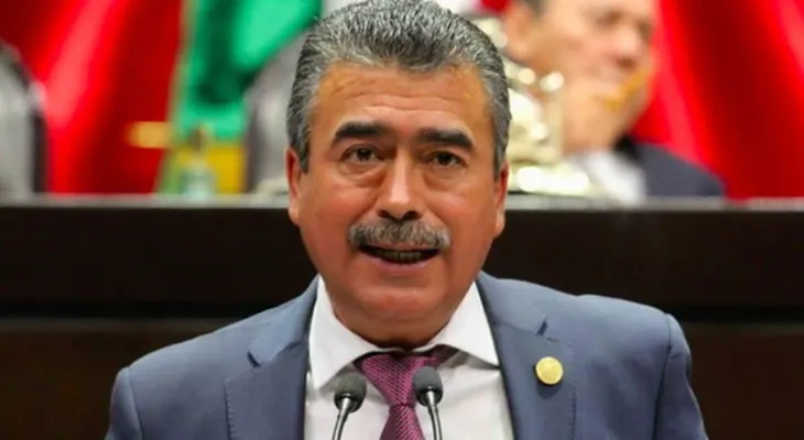 Un diputado mexicano lanza insólito plan de negocios contra el acoso a las mujeres en México