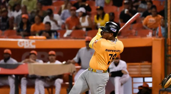 Águilas derrotan Toros con tres impulsadas de Clase y los Rodríguez