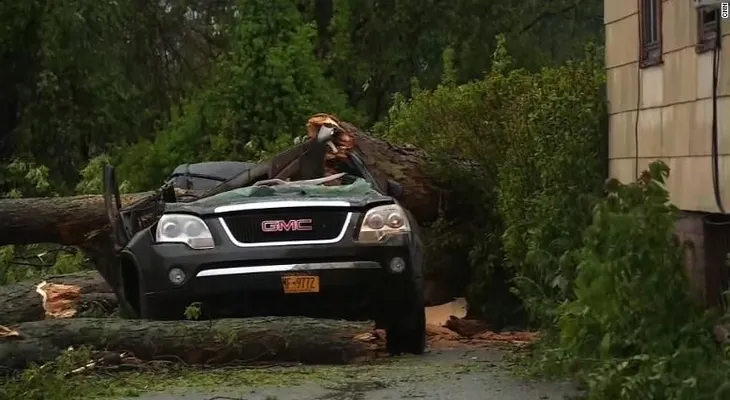 Tormentas en EE.UU. dejan al menos 2 muertos; el riesgo de inundación continúa