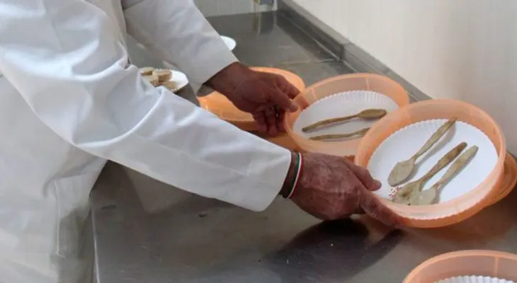 Científicos crean cubiertos comestibles con propiedades nutricionales