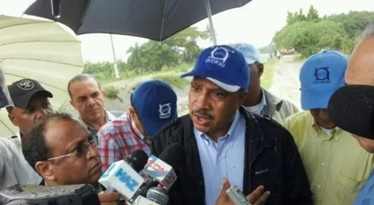 Directores del INDHRI y CORAASAN inician reparación tramo colapsado canal UFE