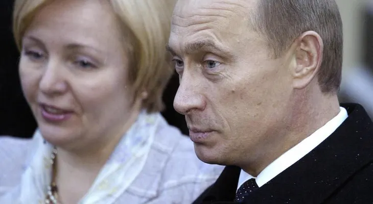 Versiones de que la exesposa de Putin se casó con un hombre 21 años menor que ella