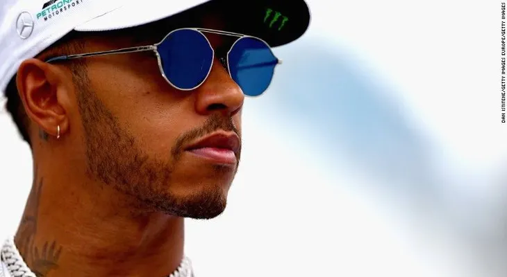 Lewis Hamilton dice que Sebastian Vettel es una 'desgracia' tras polémico choque en Bakú