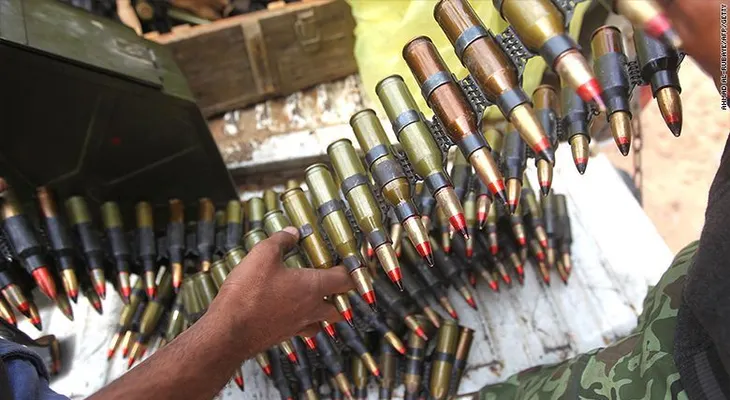 Así compran armas por Facebook los combatientes en Libia