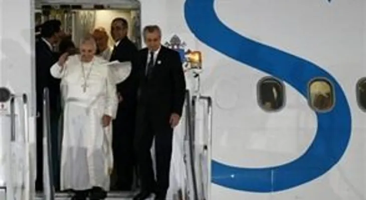 El papa Francisco: no se puede ofender la religión; en una indirecta a Charlie Hebdo
