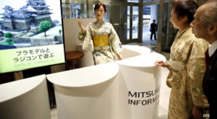 Un androide es la nueva recepcionista de grandes almacenes en Tokio