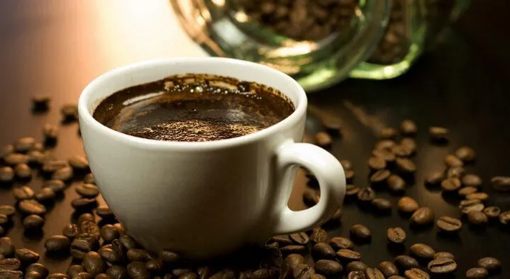 ¿Sabías que el peor momento para tomar café es en la mañana?