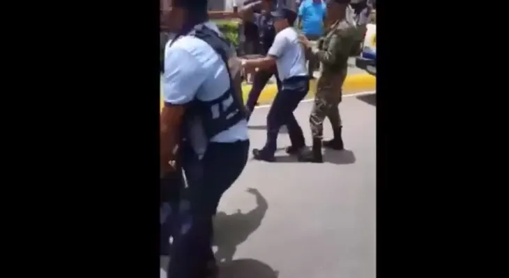 VIDEO: Policía municipal mata de un tiro a un â??limpiavidriosâ? en el Parque Zooberto
