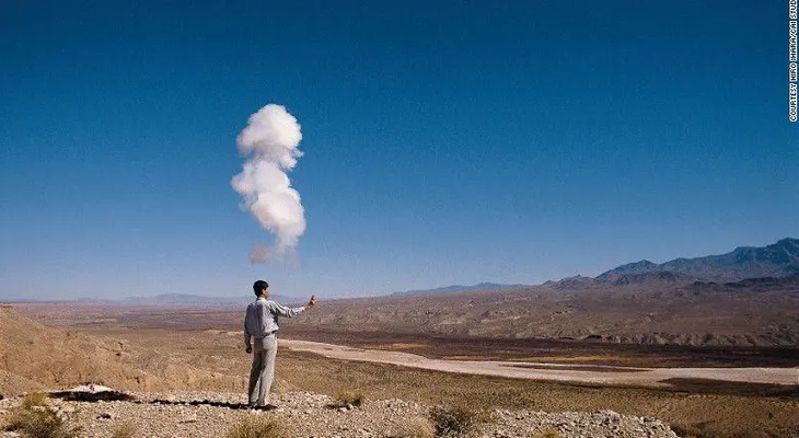 Conoce al artista chino que pinta con explosivos
