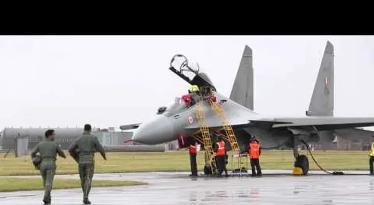 Impresionante combate simulado de cazas: ¿El ruso Su-30 o el Typhoon británico?  (VIDEO)