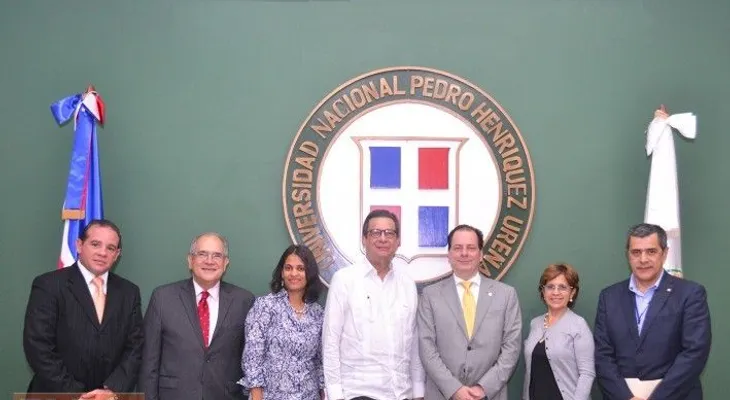 UNPHU realizó Panel: VIRUS DEL ÉBOLA ¿Amenaza para la República Dominicana?  