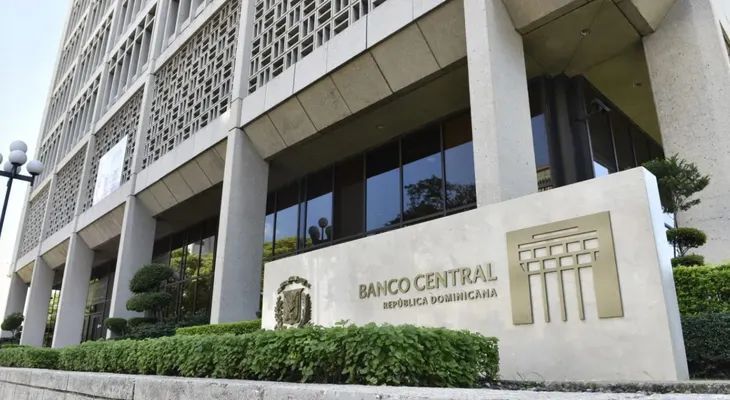 BCRD mantiene su tasa de política monetaria en 5.25 % anual