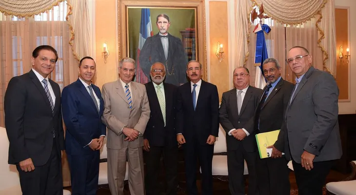 Presidente Medina se reúne con titular CMD 