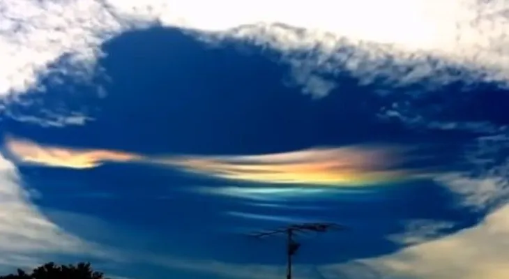 ¿Qué es el enigmático agujero que apareció en el cielo de Australia? (VIDEO)