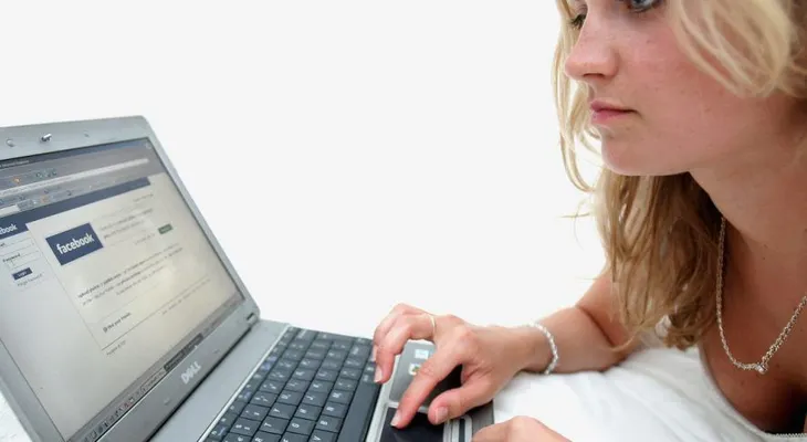 2 enormes mentiras que se propagan de Facebook... y 4 grandes verdades