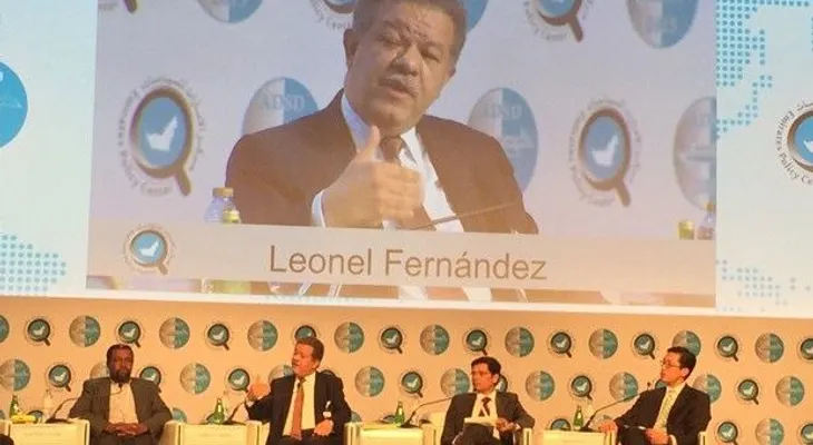 Fernández llama a reestructurar el orden económico