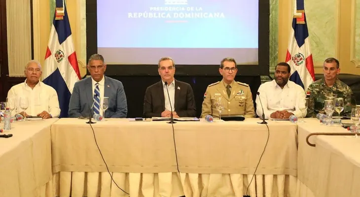 Abinader se reúne con líderes políticos para consensuar un pacto por la defensa de la soberanía nacional
