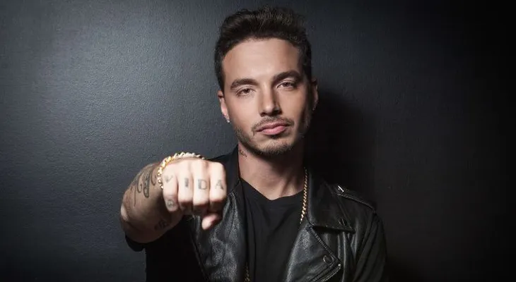 J Balvin debuta en el primer lugar de los Top Latin Albums de Billboard
