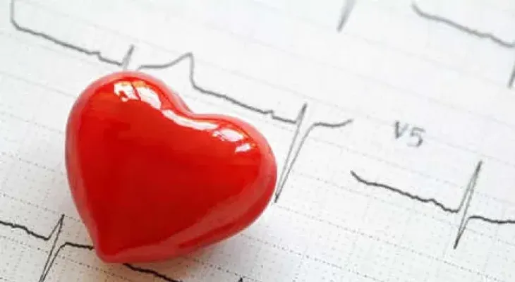 Consumir sal, azúcares y alcohol en cantidades muy controladas, para proteger tu corazón 