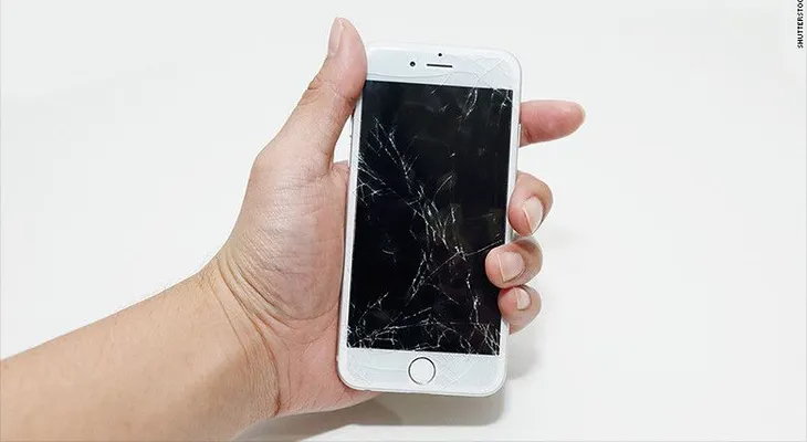 Apple creó una máquina exclusivamente para reemplazar las pantallas rotas de los iPhone