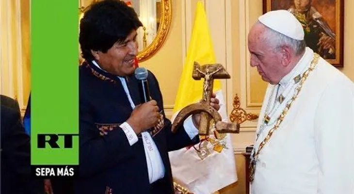 ¿Qué significa el regalo de Evo Morales al papa Francisco?