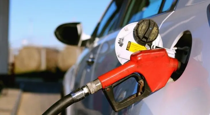 Bajan precios combustibles; menos el GN que seguirá al mismo monto