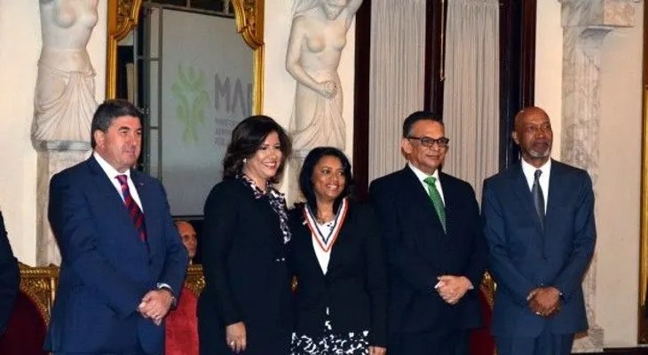 Hospital Pediatrico Dr. Hugo Mendoza obtiene "Medalla de Plata" en Premio a la Calidad