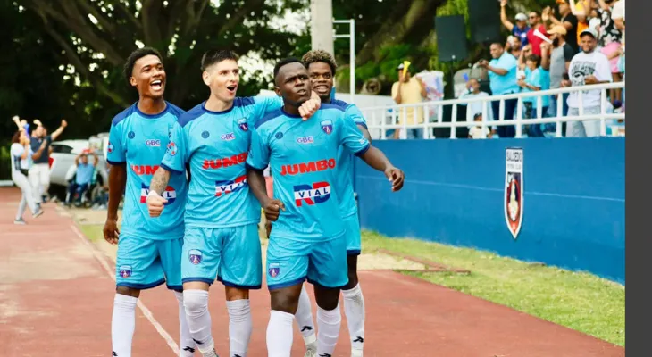 Salcedo FC sigue invicto y líder tras vencer a Jarabacoa