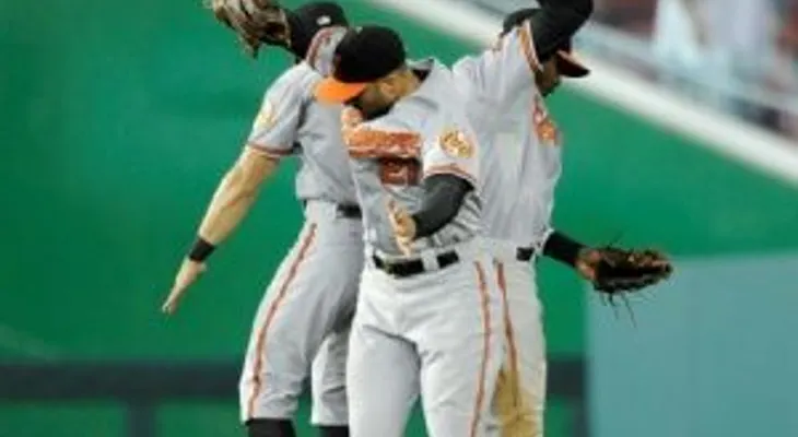 Orioles remontan para vencer 7-3 a Washington 