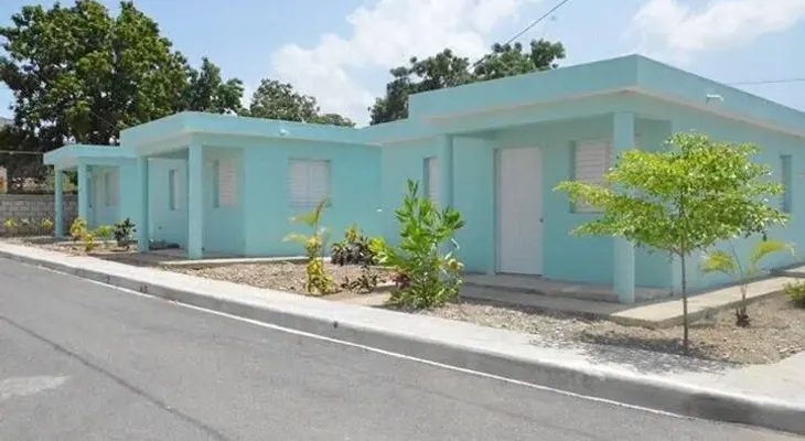 Presidente Medina inaugura proyecto habitacional en Azua